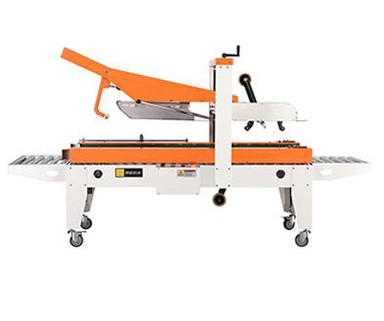 Avtomatski stroj za zlaganje tesnilnih trakov iz kartona